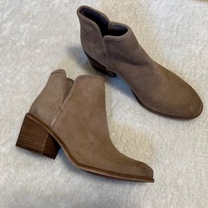 Hinge Suede Leather Heeled Ankle Boots